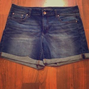 Relaxed, boyfriend, denim shorts 👖